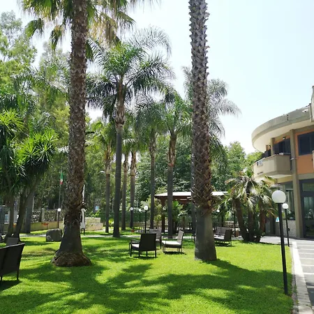 מלון Oasi Park מסקלי