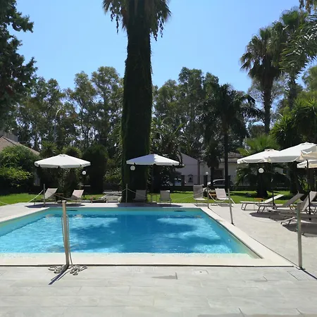 מלון Oasi Park 3*