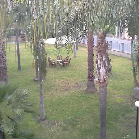 Oasi Park מלון 3*