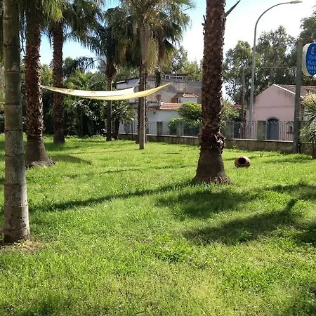 מלון Oasi Park 3*